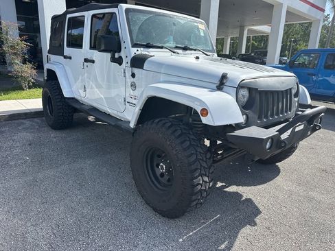 Used 2017 Jeep Wrangler Unlimited Sahara w/ Max Tow Package AWD/4WD image 3