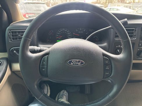 Used 2005 Ford Excursion XLT image 17