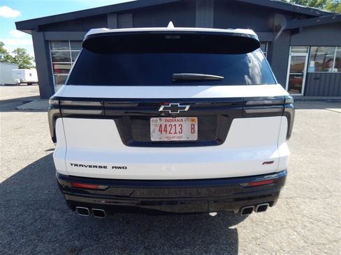 Used 2025 Chevrolet Traverse RS AWD/4WD image 4