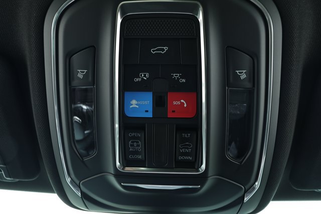 New 2027 Jeep Grand Cherokee Laredo X RWD image 19