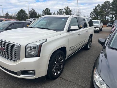 Used 2015 GMC Yukon XL Denali w/ Premium Package image 3
