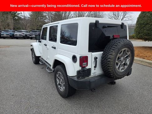 Used 2016 Jeep Wrangler Unlimited Rubicon w/ Connectivity Group image 3