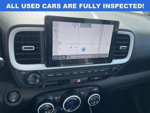 Used 2024 Hyundai Venue Limited FWD image 18