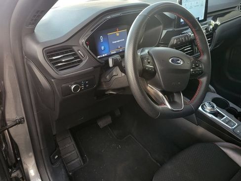 Used 2025 Ford Escape ST-Line AWD/4WD image 3