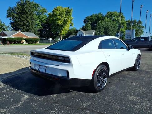 New 2027 Dodge Charger R/T w/ Blacktop Package AWD/4WD image 7
