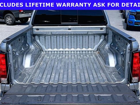 Used 2023 Chevrolet Colorado LT w/ LT Convenience Package AWD/4WD image 28