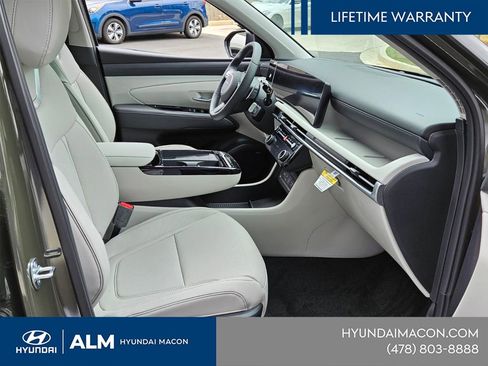 New 2025 Hyundai Tucson Limited FWD image 18