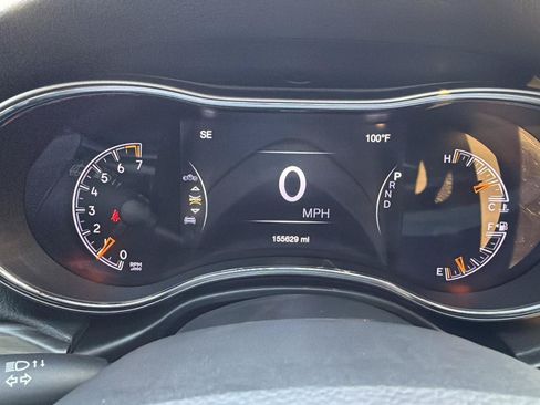 Used 2019 Jeep Grand Cherokee Altitude RWD image 40