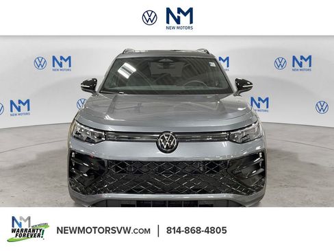 New 2026 Volkswagen Tiguan SE R-Line image 8