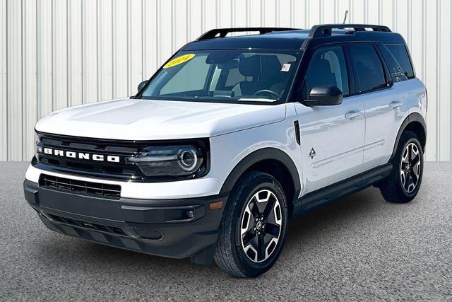 Used 2024 Ford Bronco Sport Outer Banks w/ Tech Package AWD/4WD image 2
