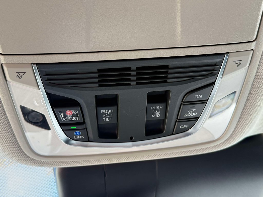 Used 2024 Acura RDX w/ Technology Package AWD/4WD image 28