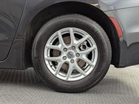 Used 2021 Chrysler Pacifica Touring-L image 30