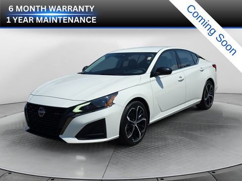Used 2023 Nissan Altima 2.5 SR FWD image 1
