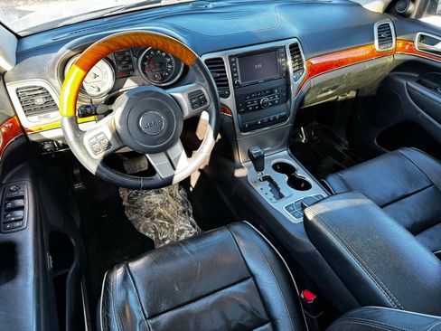 Used 2012 Jeep Grand Cherokee Overland image 8