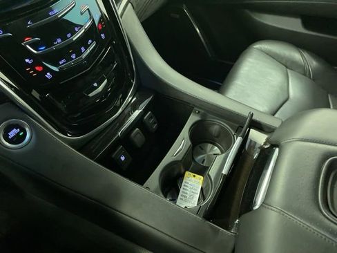 Used 2017 Cadillac Escalade Platinum image 14