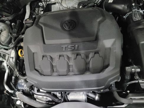 Used 2022 Volkswagen Tiguan SE image 30