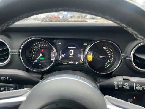 Certified 2022 Jeep Wrangler Unlimited Rubicon 4xe w/ Cold Weather Group image 18