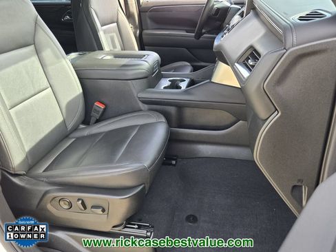 Used 2024 Chevrolet Suburban Z71 w/ Luxury Package AWD/4WD image 17