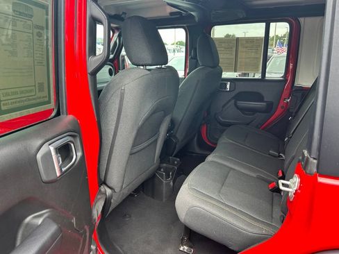 Used 2024 Jeep Wrangler Unlimited Sport AWD/4WD image 12