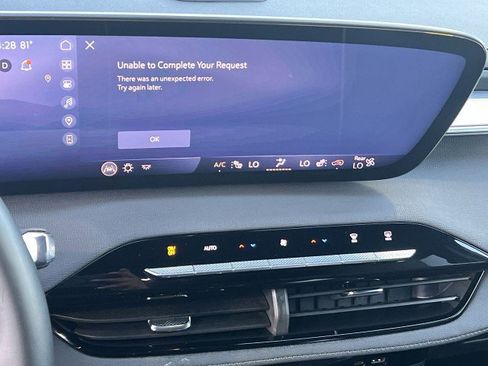 Used 2025 Buick Enclave Preferred image 17