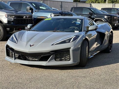 Used 2025 Chevrolet Corvette Z06 image 8