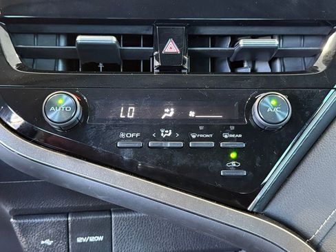 Certified 2021 Toyota Camry SE w/ Carpet Mat Package (TMS) image 31