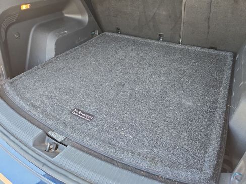 Used 2021 Volkswagen Atlas Cross Sport SE w/ Panoramic Sunroof Package FWD image 29