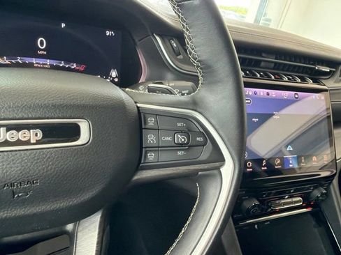 Used 2022 Jeep Grand Cherokee Limited AWD/4WD image 32