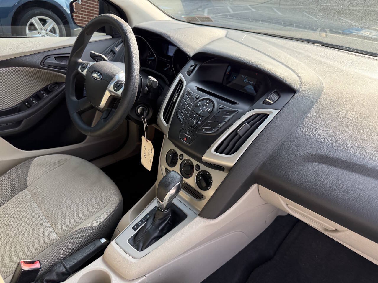 Used 2012 Ford Focus SE FWD image 23