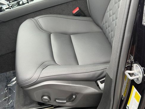 Certified 2025 Volvo XC90 B6 Plus AWD/4WD image 24