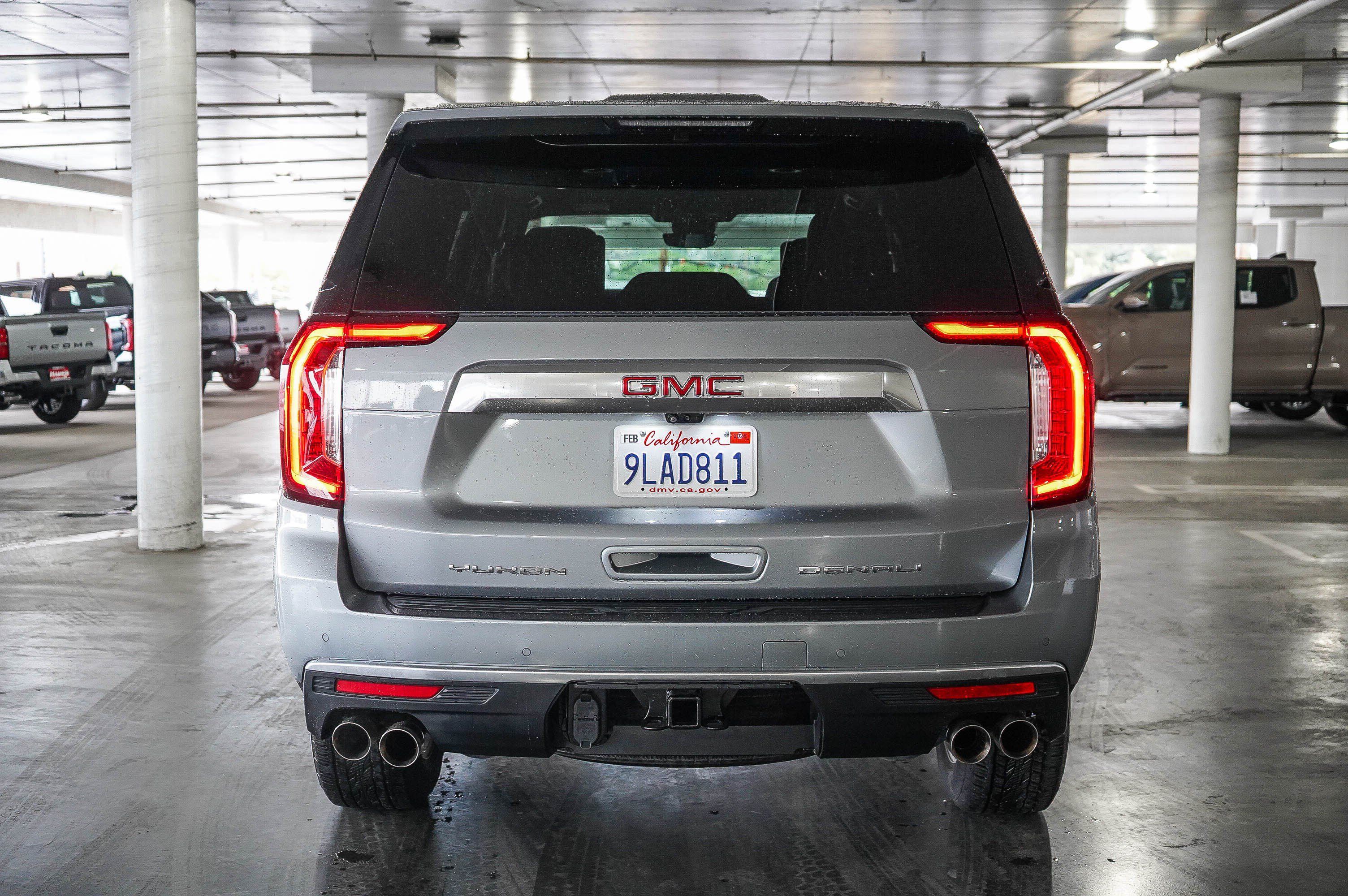 Used 2024 GMC Yukon Denali w/ Advanced Technology Package AWD/4WD image 6