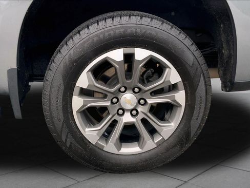 Used 2023 Chevrolet Silverado 1500 High Country w/ Technology Package AWD/4WD image 11