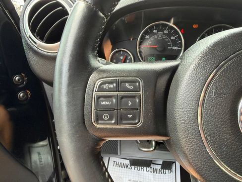Used 2014 Jeep Wrangler Unlimited Rubicon w/ Connectivity Group AWD/4WD image 22