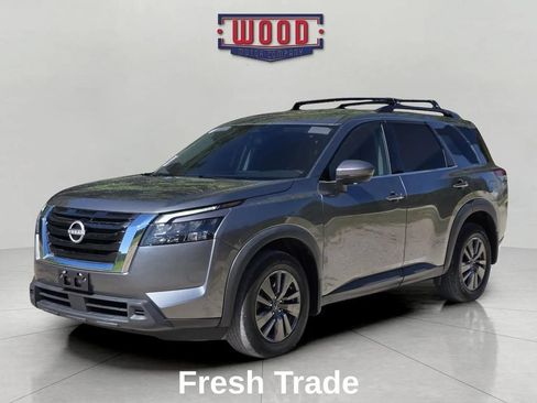 Used 2024 Nissan Pathfinder SV AWD/4WD image 3