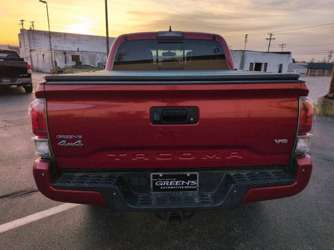 Used 2017 Toyota Tacoma Limited w/ Tow Package image 4