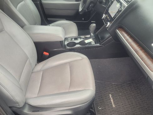 Used 2018 Subaru Outback 2.5i Limited image 31