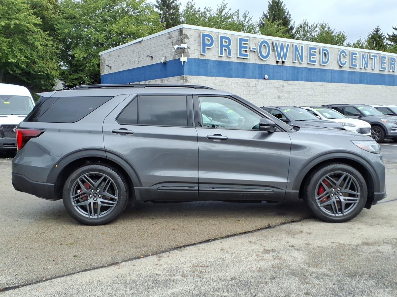 Certified 2025 Ford Explorer ST AWD/4WD image 3