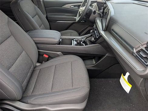 New 2026 Chevrolet Traverse LT w/ Sun and Wheel Package image 13