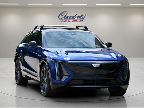 Used 2025 Cadillac Lyriq Sport AWD/4WD image 2