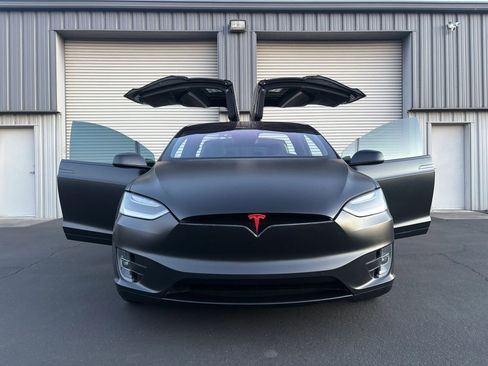 Used 2019 Tesla Model X 100D image 7