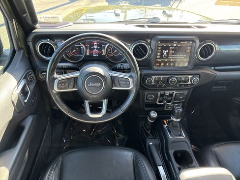 Certified 2022 Jeep Wrangler Unlimited Sahara image 19