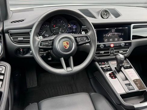 Certified 2026 Porsche Macan AWD/4WD image 16