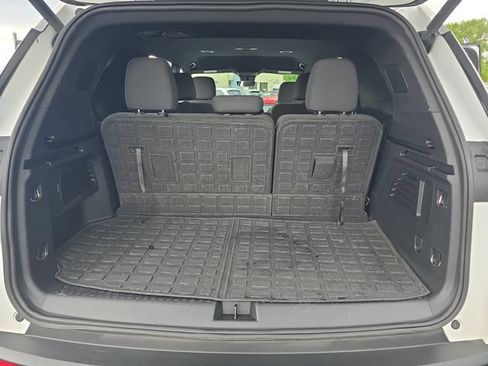 Used 2024 Chevrolet Traverse LT w/ LPO, Floor Liner Package FWD image 16