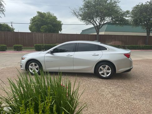 Used 2021 Chevrolet Malibu LS FWD image 11