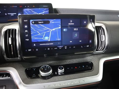 Used 2025 Ford Expedition Tremor AWD/4WD image 46