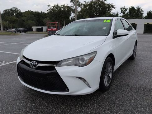 Used 2016 Toyota Camry SE FWD image 8