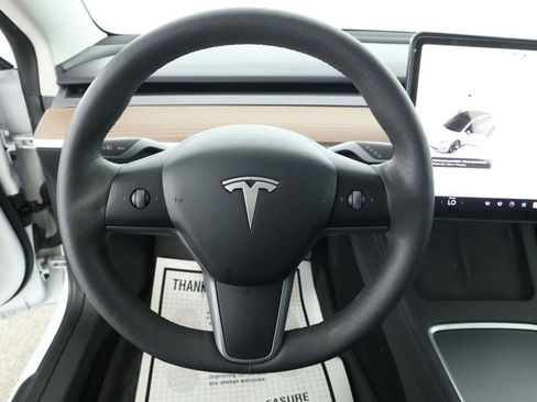 Used 2023 Tesla Model 3 Standard Range image 12