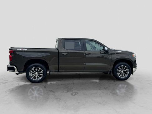 Used 2023 Chevrolet Silverado 1500 LT AWD/4WD image 7