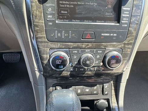 Used 2013 Buick Enclave Leather FWD image 39