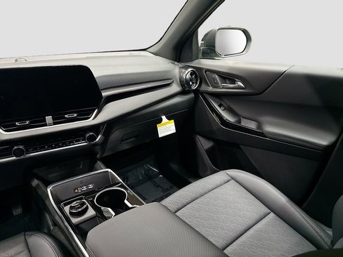 New 2026 Chevrolet Equinox LT w/ Convenience Package II image 26